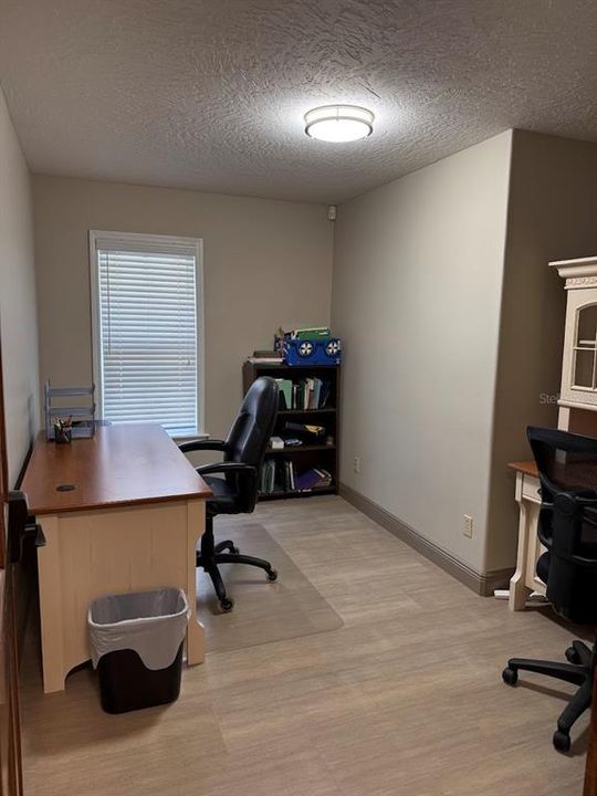 Под контрактом: $295,000 (0 спален, 0 ванн, 1160 Квадратных фут)