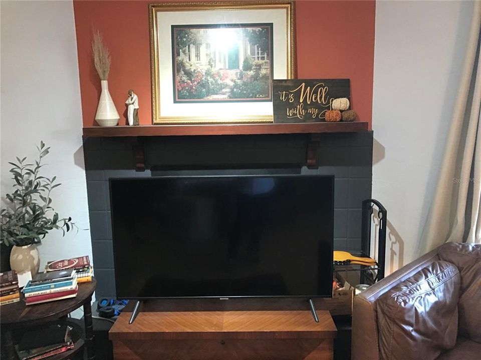 Под контрактом: $335,000 (3 спален, 2 ванн, 2366 Квадратных фут)