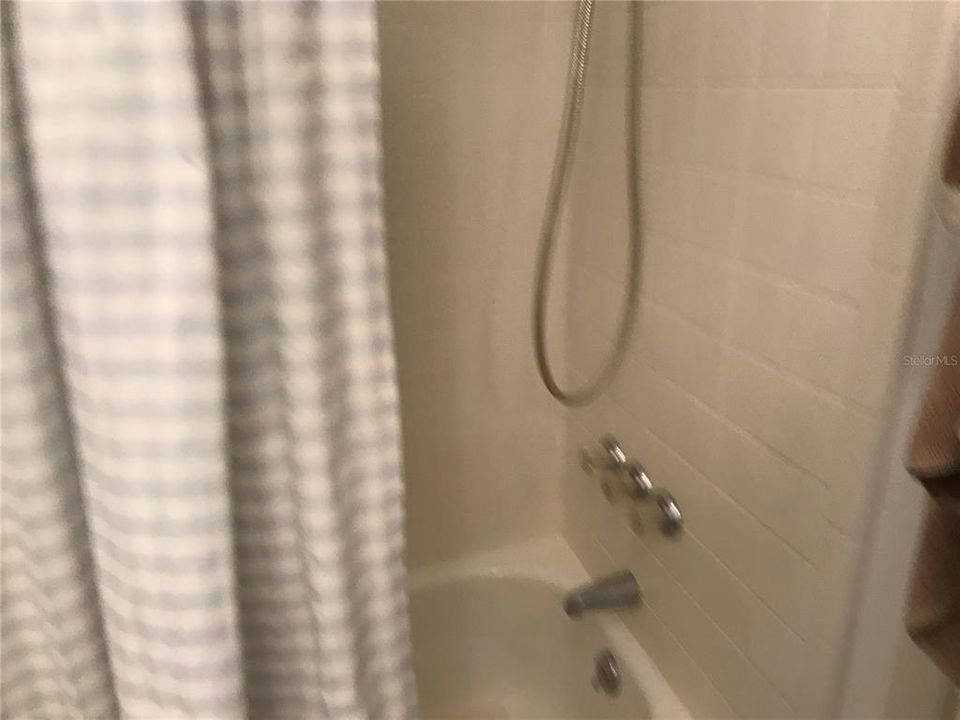 Под контрактом: $335,000 (3 спален, 2 ванн, 2366 Квадратных фут)