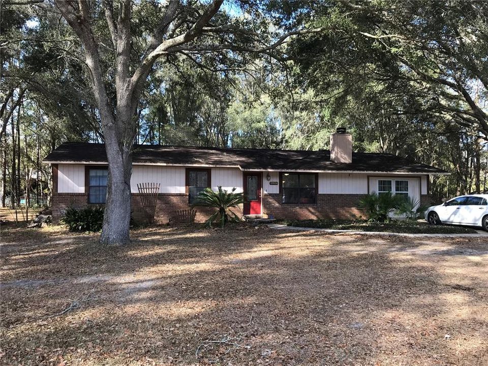 Под контрактом: $335,000 (3 спален, 2 ванн, 2366 Квадратных фут)