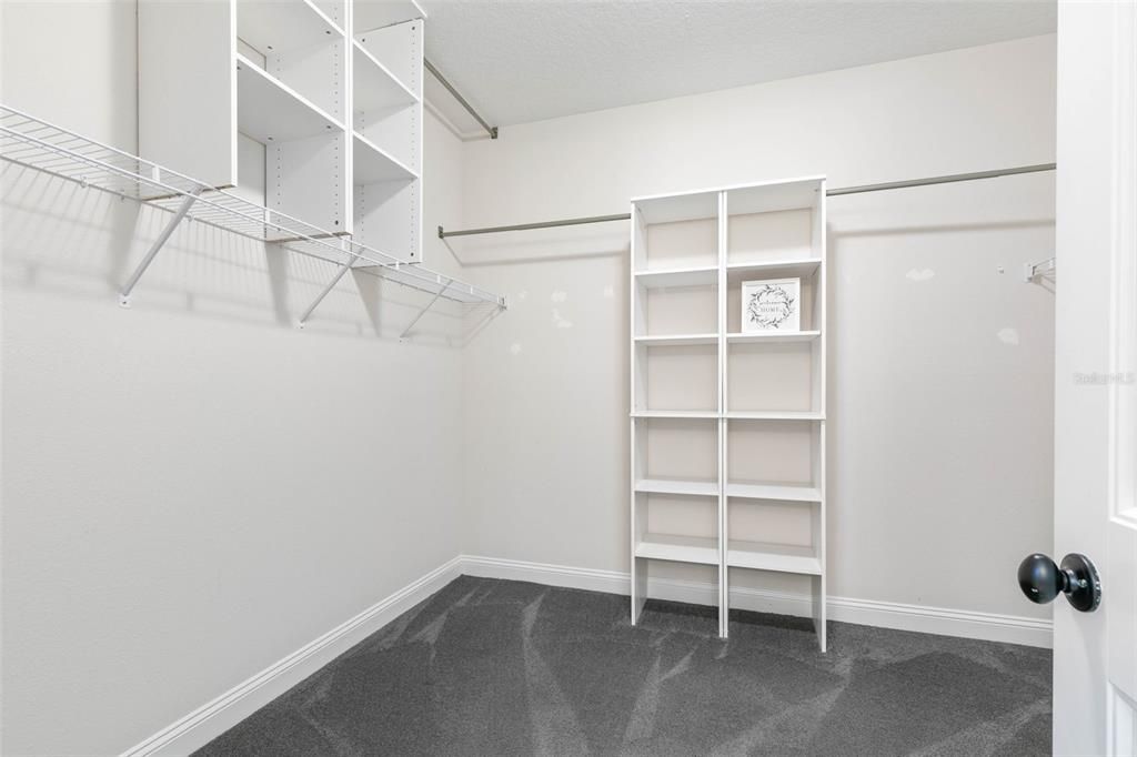 Active With Contract: $579,900 (3 beds, 2 baths, 2216 Square Feet)