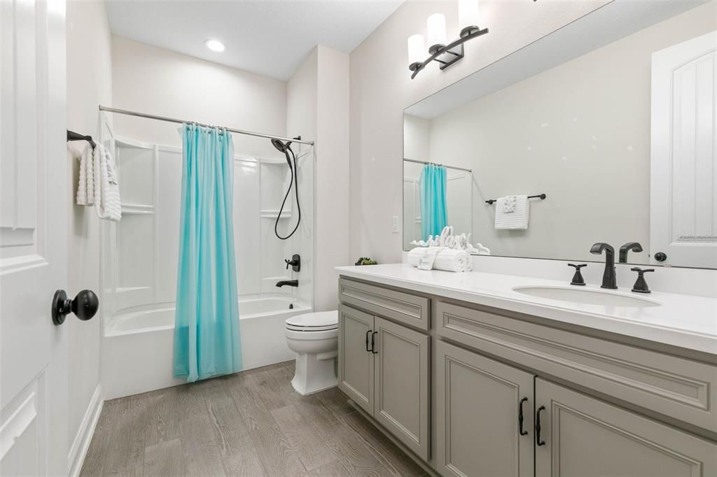 Active With Contract: $579,900 (3 beds, 2 baths, 2216 Square Feet)