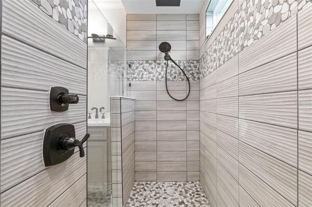 Active With Contract: $579,900 (3 beds, 2 baths, 2216 Square Feet)