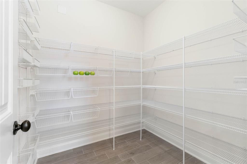 Active With Contract: $579,900 (3 beds, 2 baths, 2216 Square Feet)