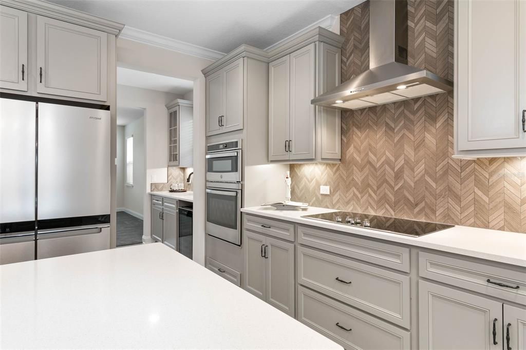 Active With Contract: $579,900 (3 beds, 2 baths, 2216 Square Feet)