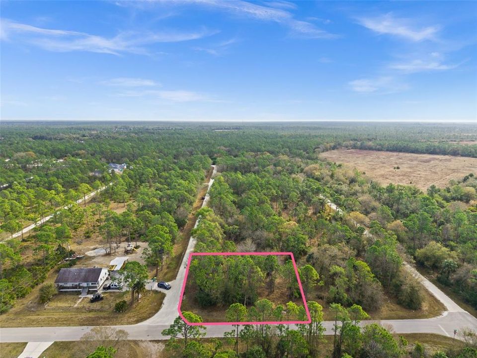 На продажу: $26,500 (0.26 acres)