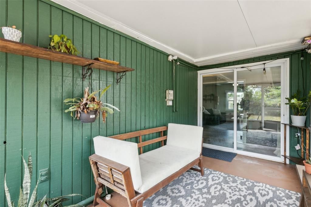 Под контрактом: $325,000 (2 спален, 1 ванн, 1155 Квадратных фут)