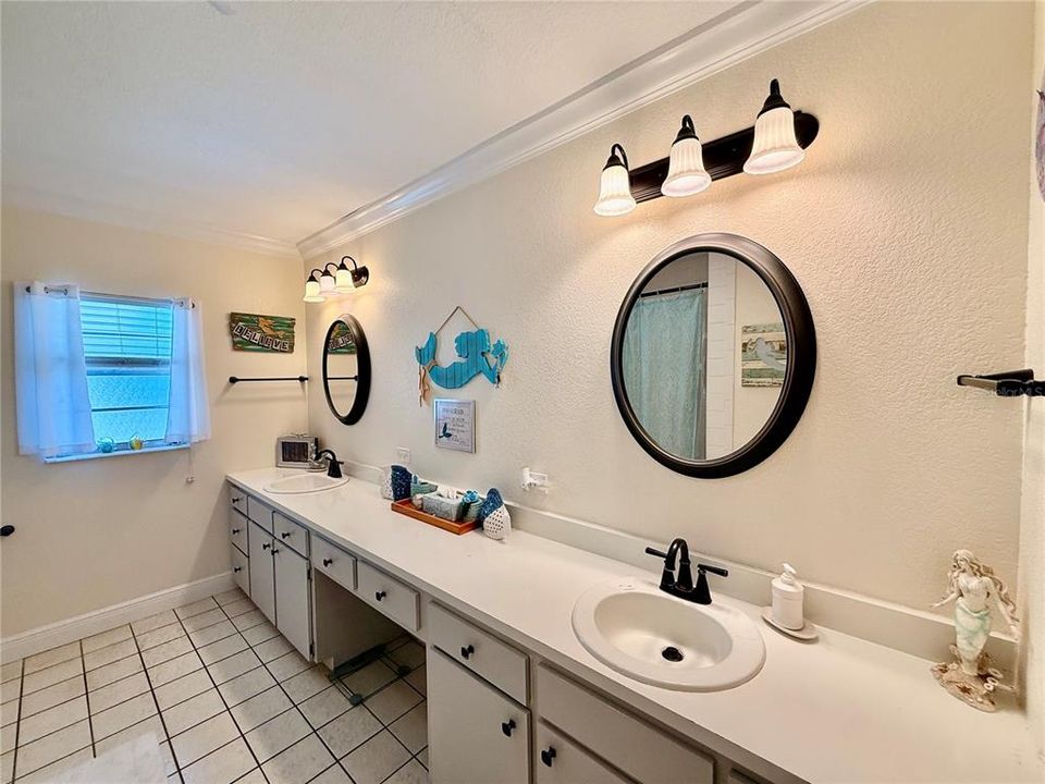 For Sale: $469,000 (3 beds, 2 baths, 1858 Square Feet)