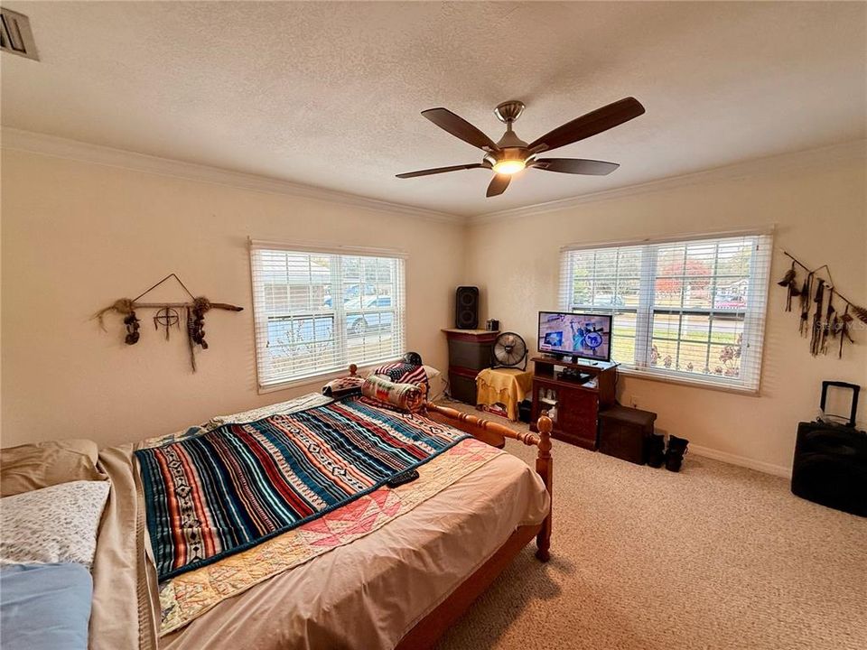 For Sale: $469,000 (3 beds, 2 baths, 1858 Square Feet)
