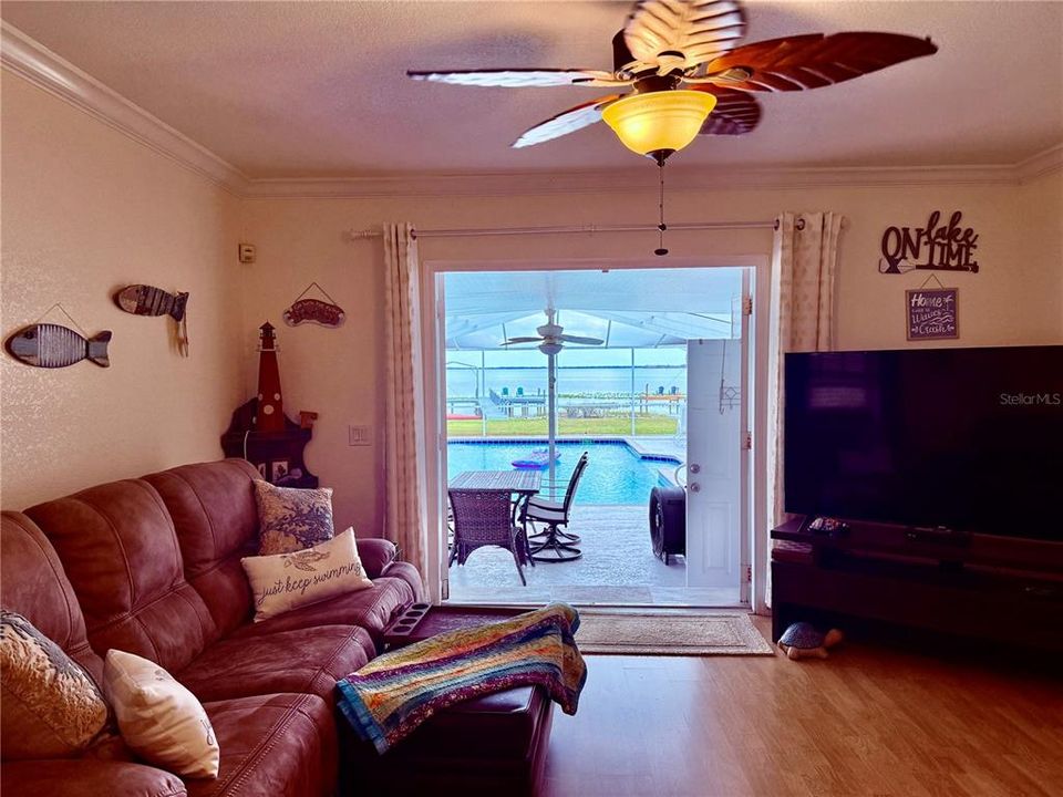 For Sale: $469,000 (3 beds, 2 baths, 1858 Square Feet)