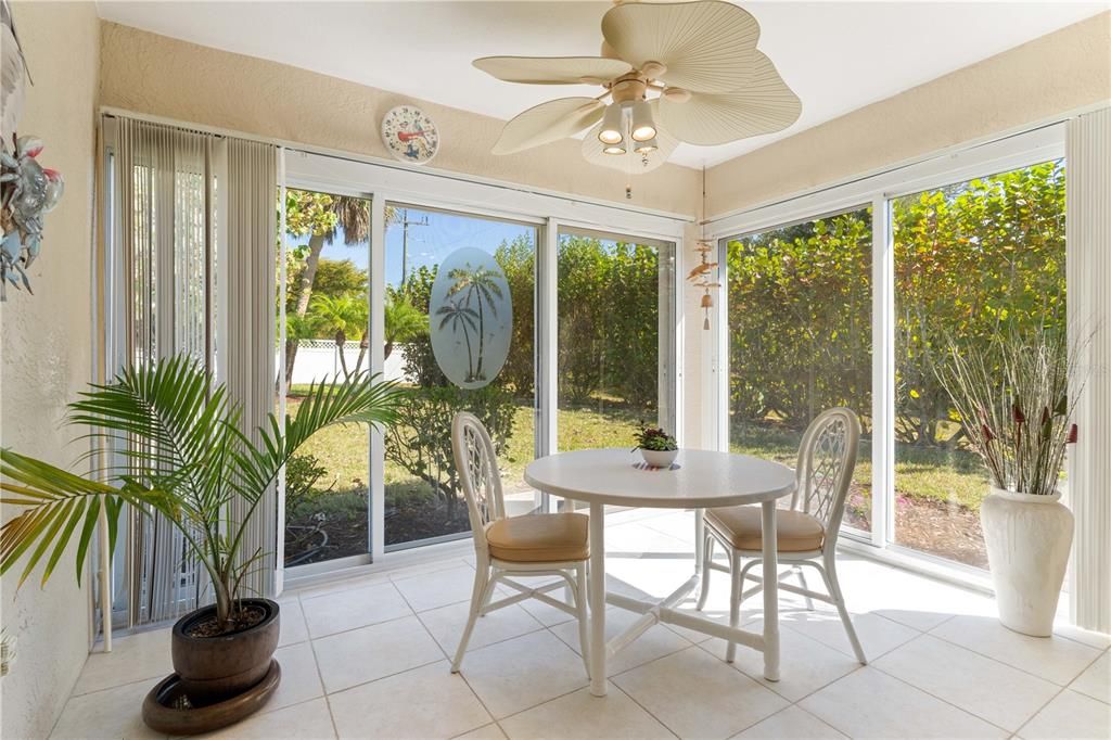 For Sale: $239,900 (2 beds, 2 baths, 1162 Square Feet)