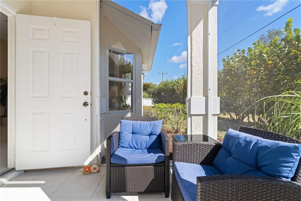 For Sale: $239,900 (2 beds, 2 baths, 1162 Square Feet)