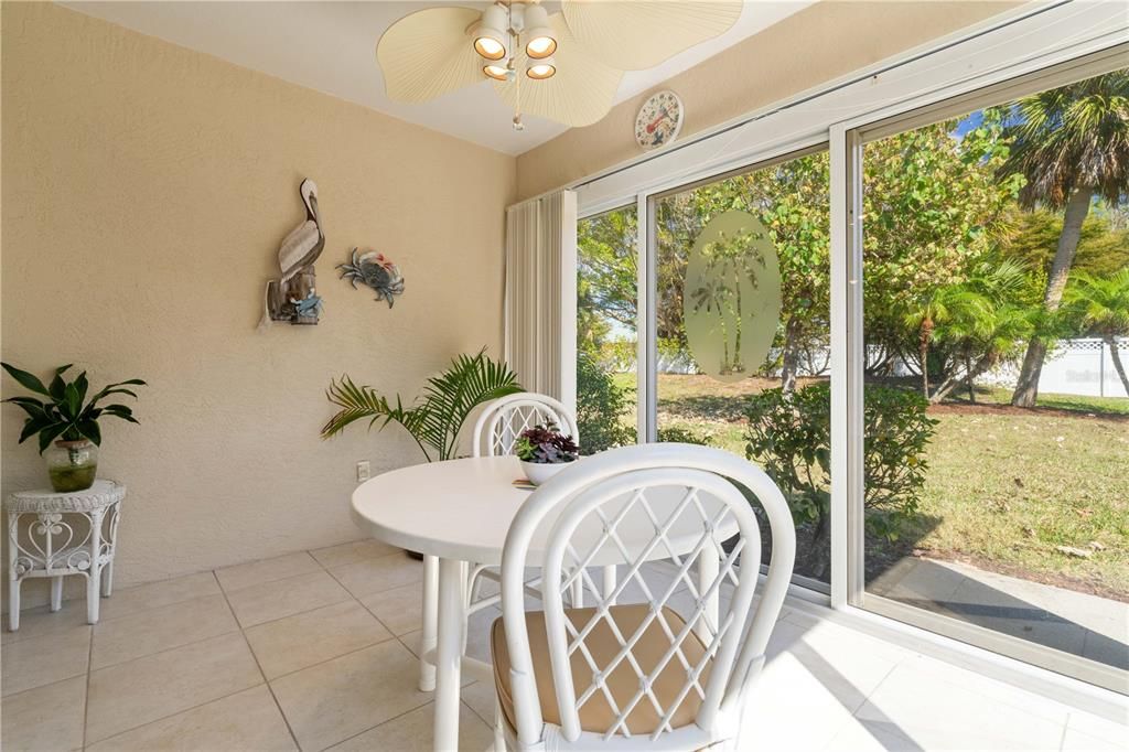 For Sale: $239,900 (2 beds, 2 baths, 1162 Square Feet)