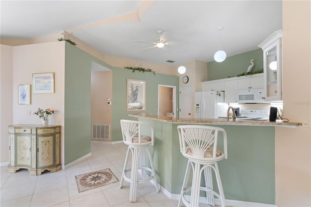 For Sale: $239,900 (2 beds, 2 baths, 1162 Square Feet)