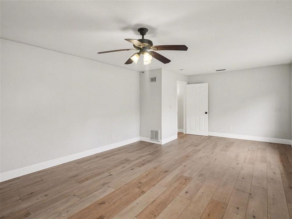 En Venta: $845,000 (4 camas, 2 baños, 1591 Pies cuadrados)
