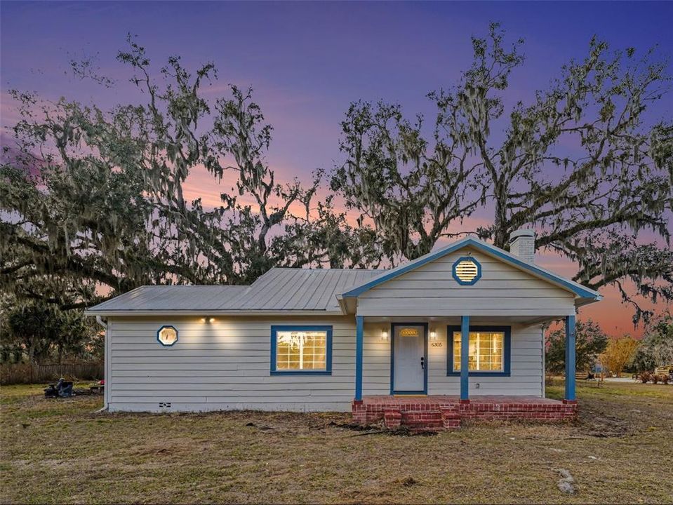 En Venta: $845,000 (4 camas, 2 baños, 1591 Pies cuadrados)