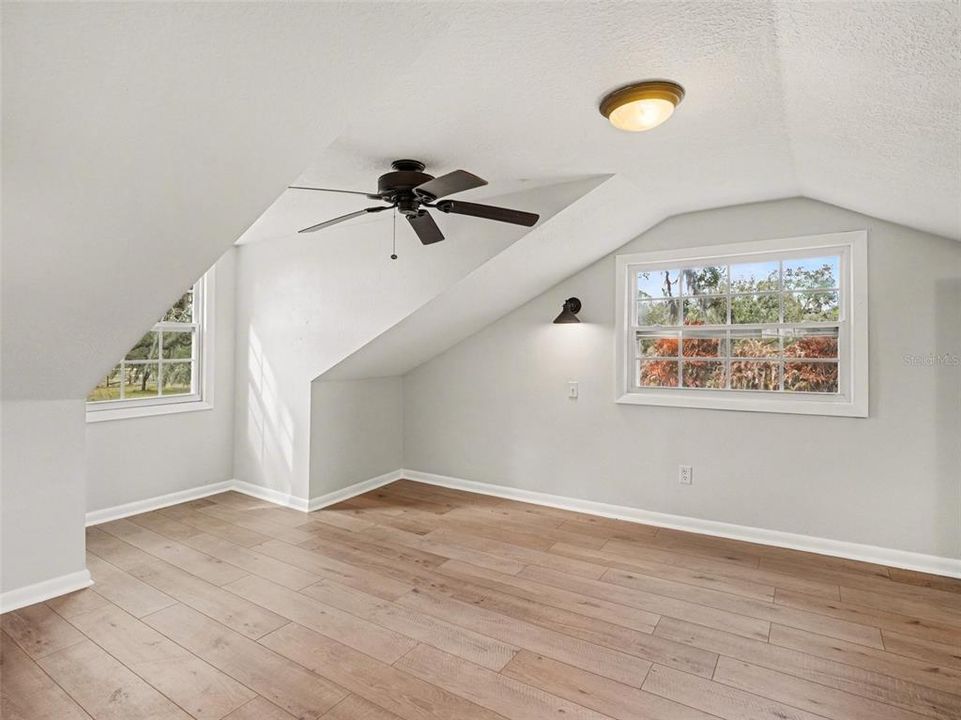 En Venta: $845,000 (4 camas, 2 baños, 1591 Pies cuadrados)