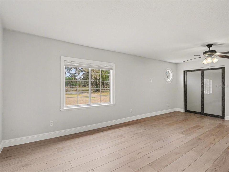 En Venta: $845,000 (4 camas, 2 baños, 1591 Pies cuadrados)