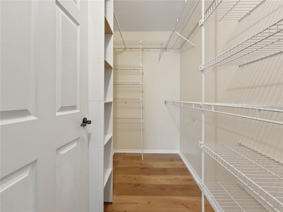 Active With Contract: $132,900 (2 beds, 2 baths, 912 Square Feet)