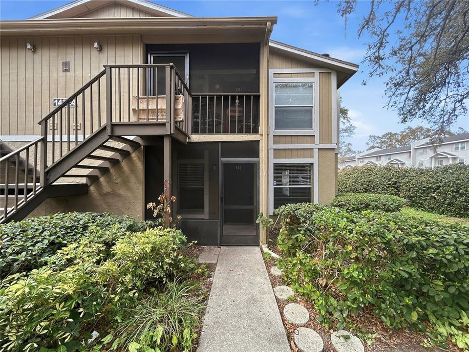 Active With Contract: $132,900 (2 beds, 2 baths, 912 Square Feet)