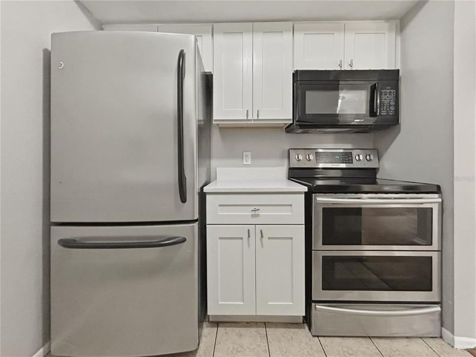 Active With Contract: $132,900 (2 beds, 2 baths, 912 Square Feet)