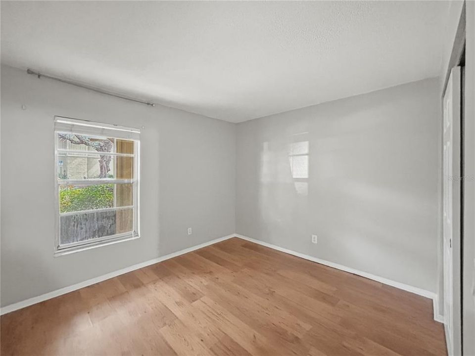 Active With Contract: $132,900 (2 beds, 2 baths, 912 Square Feet)