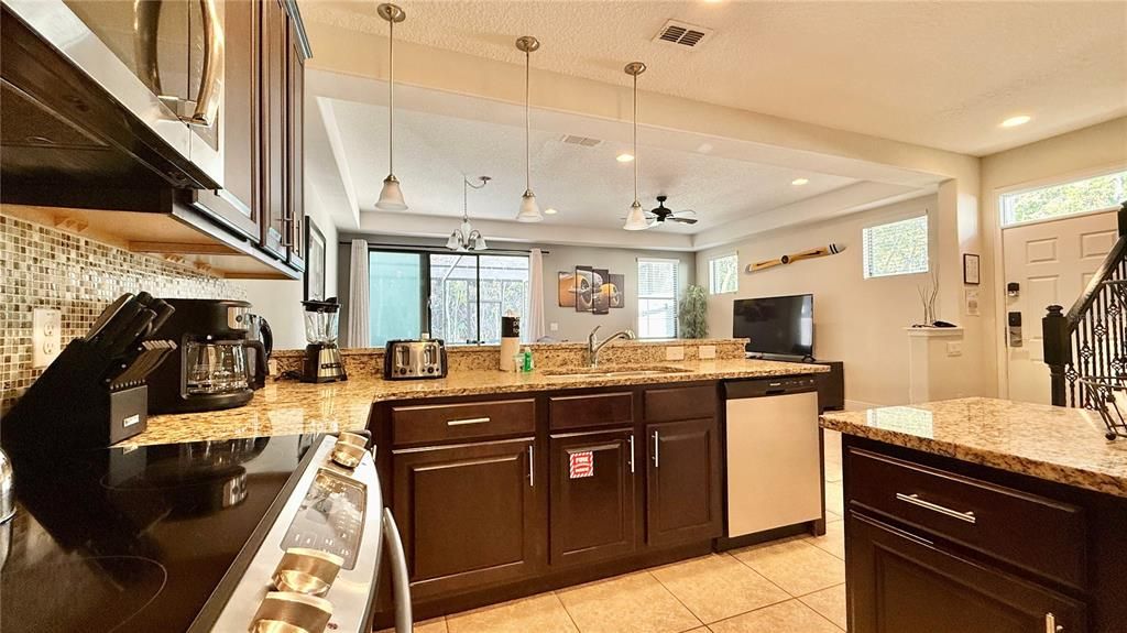 En Venta: $360,000 (4 camas, 3 baños, 2060 Pies cuadrados)