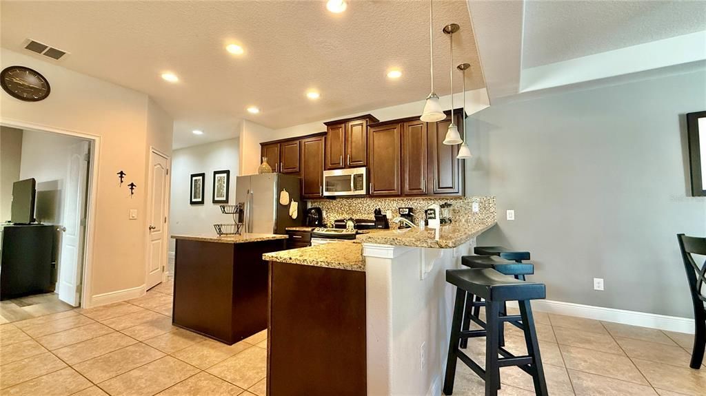 En Venta: $360,000 (4 camas, 3 baños, 2060 Pies cuadrados)