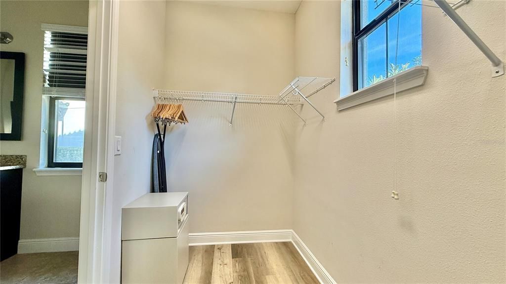 En Venta: $360,000 (4 camas, 3 baños, 2060 Pies cuadrados)