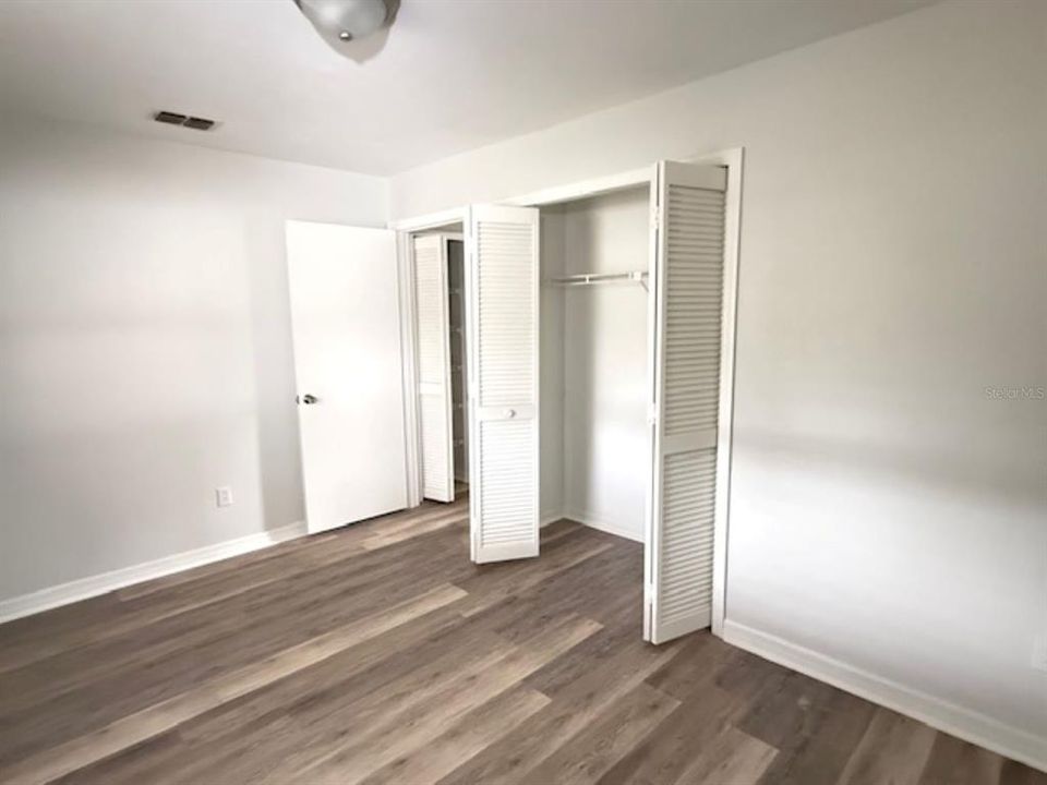 Active With Contract: $192,000 (3 beds, 2 baths, 1220 Square Feet)