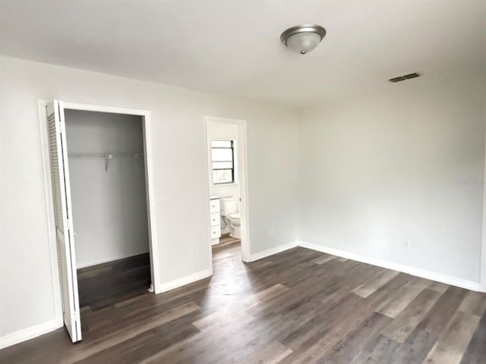 Active With Contract: $192,000 (3 beds, 2 baths, 1220 Square Feet)