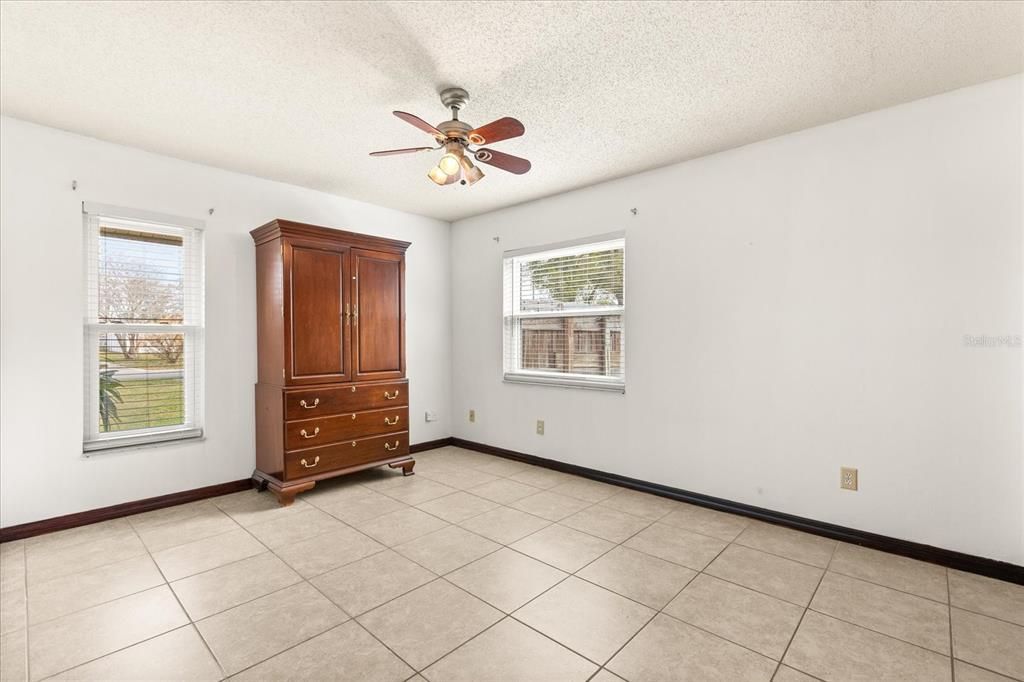 For Sale: $550,000 (4 beds, 2 baths, 2780 Square Feet)
