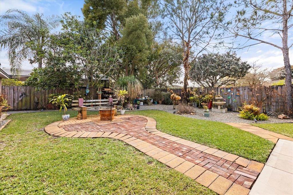 For Sale: $550,000 (4 beds, 2 baths, 2780 Square Feet)