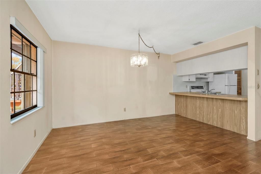 Activo con contrato: $189,000 (2 camas, 2 baños, 1110 Pies cuadrados)