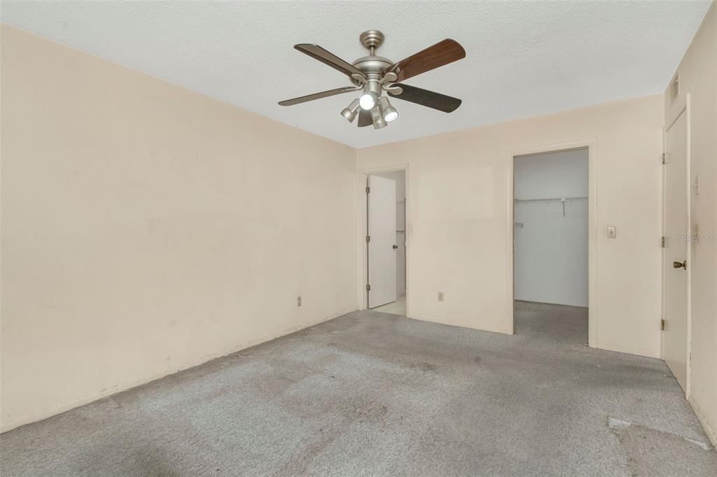 Activo con contrato: $189,000 (2 camas, 2 baños, 1110 Pies cuadrados)