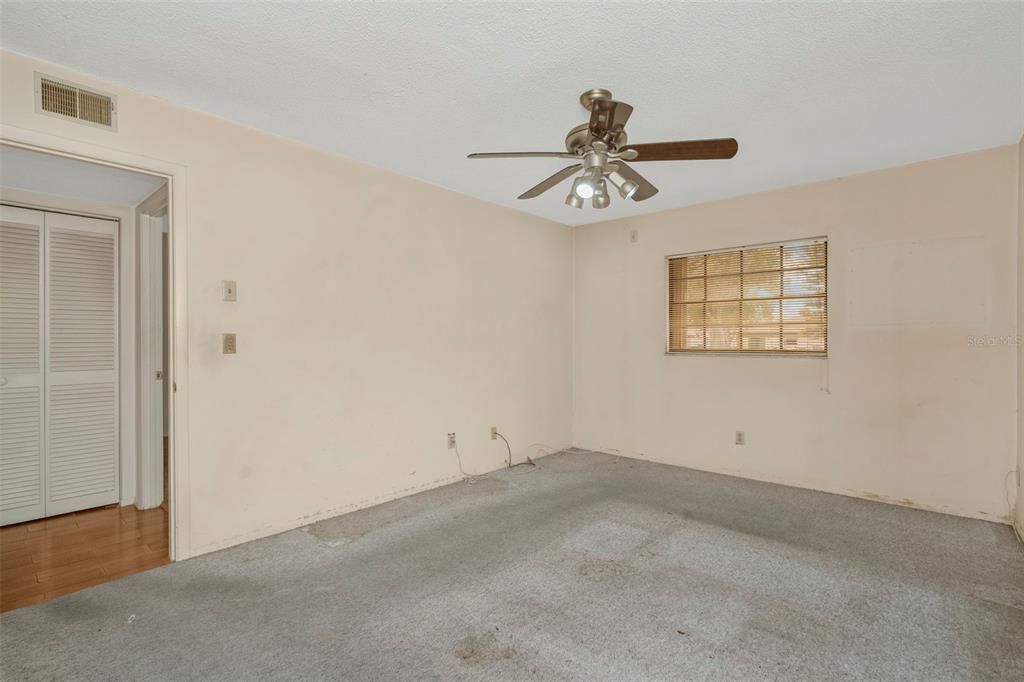 Activo con contrato: $189,000 (2 camas, 2 baños, 1110 Pies cuadrados)