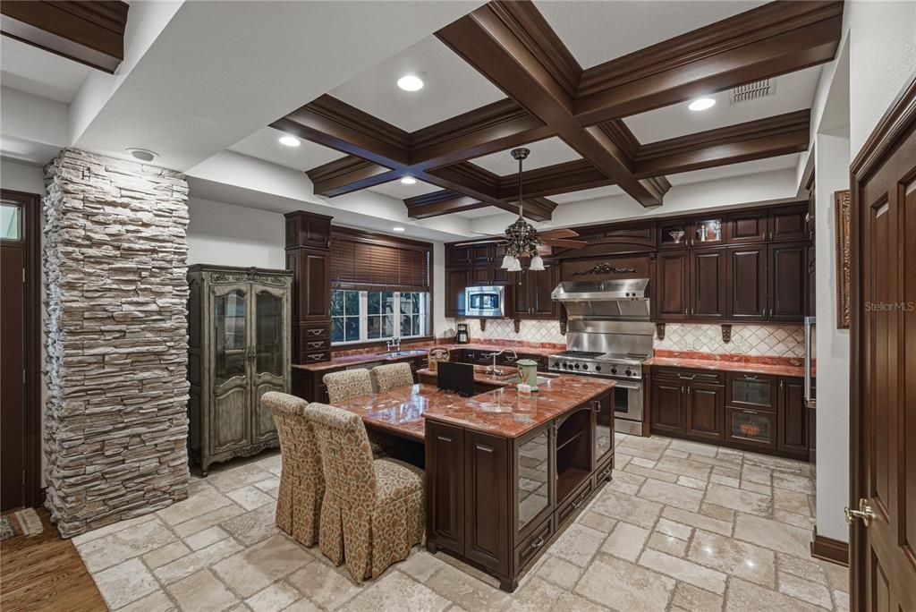 For Sale: $5,350,000 (6 beds, 6 baths, 8726 Square Feet)