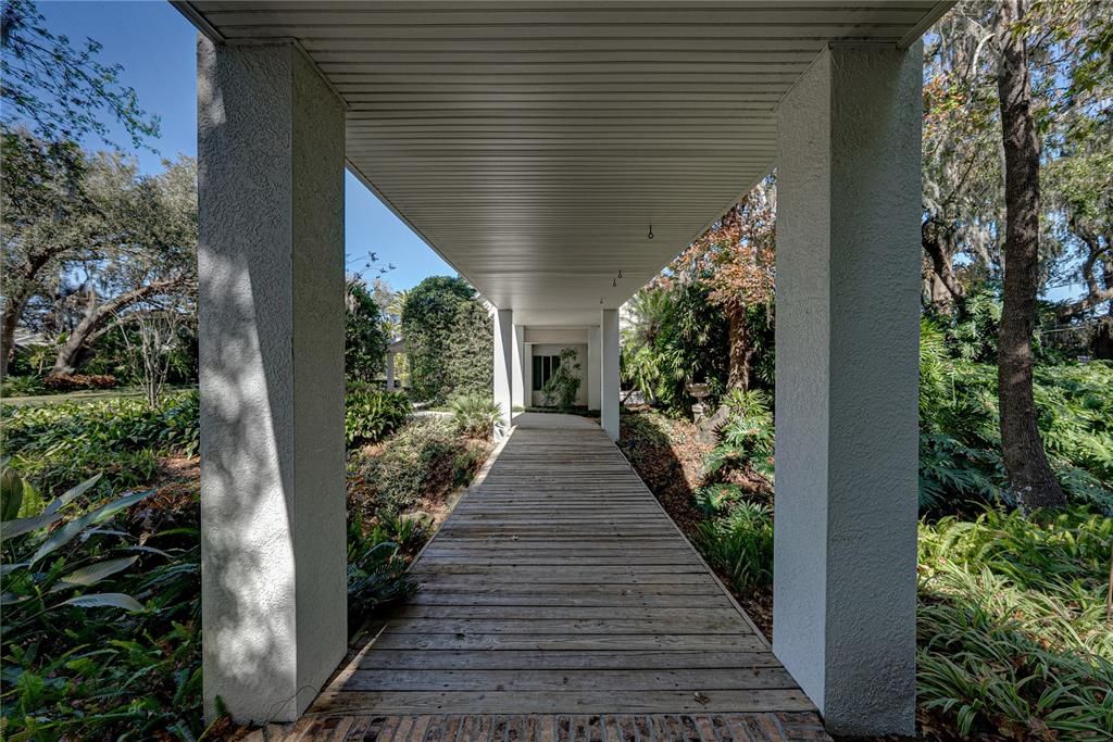 For Sale: $5,350,000 (6 beds, 6 baths, 8726 Square Feet)