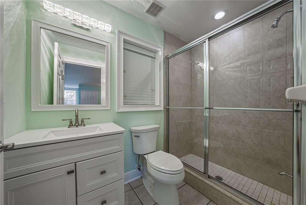 For Sale: $5,350,000 (6 beds, 6 baths, 8726 Square Feet)