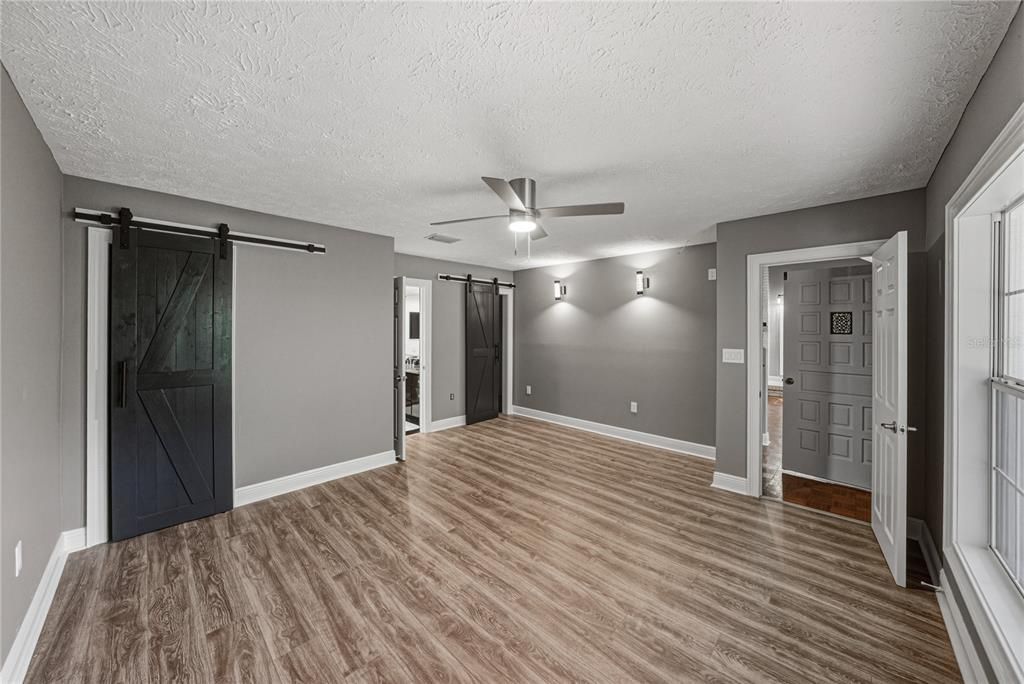 For Sale: $5,350,000 (6 beds, 6 baths, 8726 Square Feet)