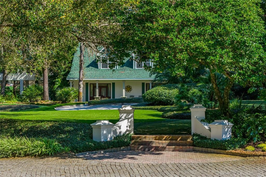 For Sale: $5,350,000 (6 beds, 6 baths, 8726 Square Feet)
