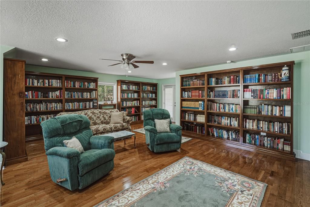 For Sale: $5,350,000 (6 beds, 6 baths, 8726 Square Feet)