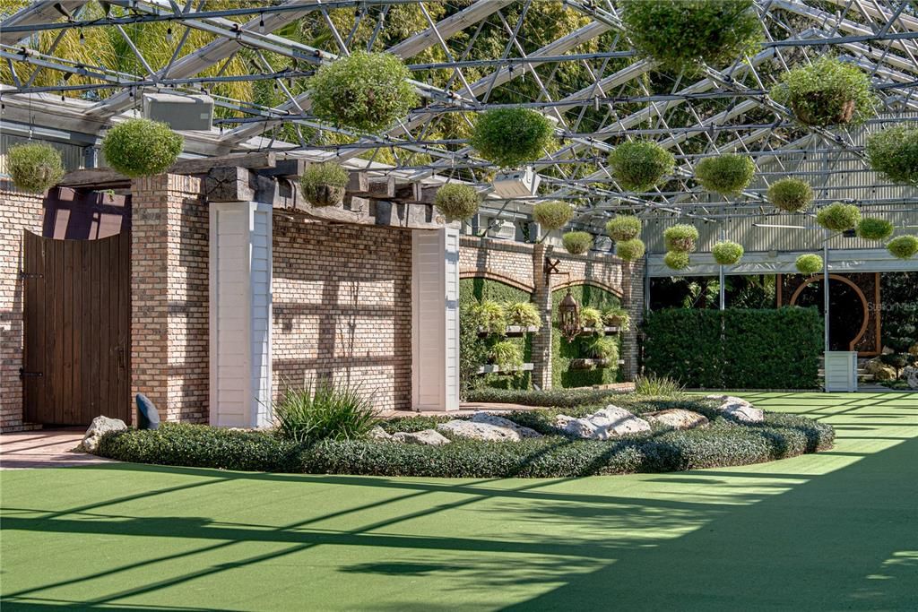 For Sale: $5,350,000 (6 beds, 6 baths, 8726 Square Feet)