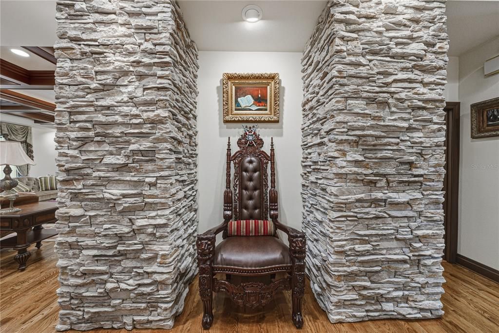 For Sale: $5,350,000 (6 beds, 6 baths, 8726 Square Feet)