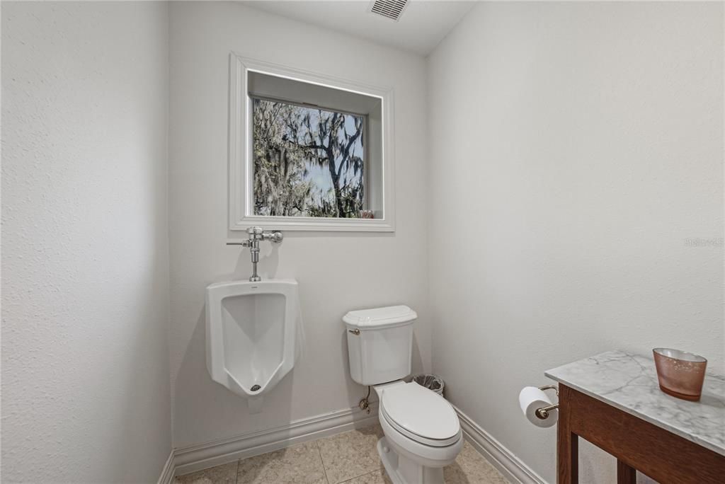 For Sale: $5,350,000 (6 beds, 6 baths, 8726 Square Feet)