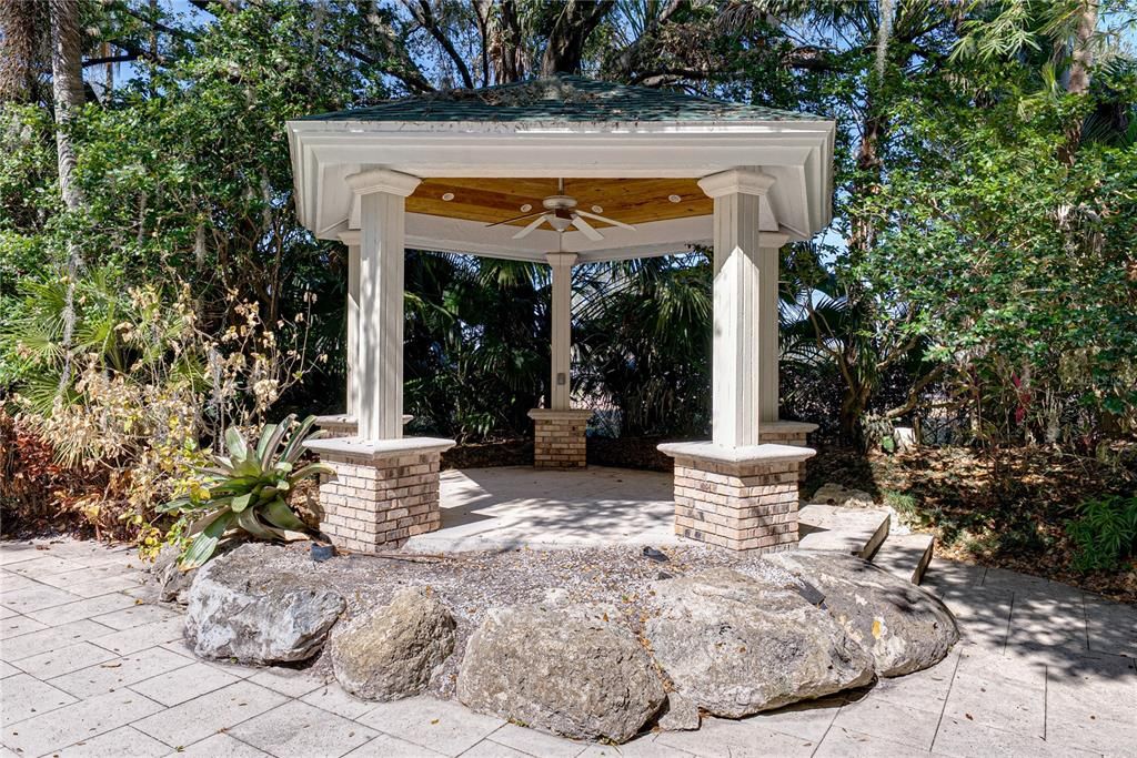 For Sale: $5,350,000 (6 beds, 6 baths, 8726 Square Feet)