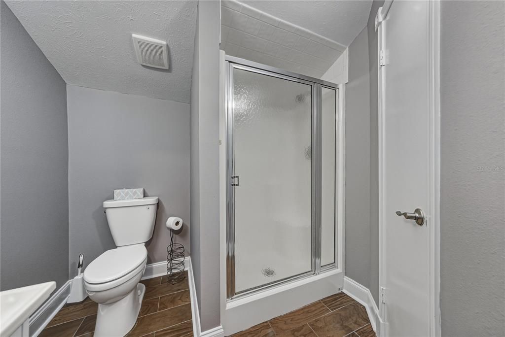 For Sale: $5,350,000 (6 beds, 6 baths, 8726 Square Feet)