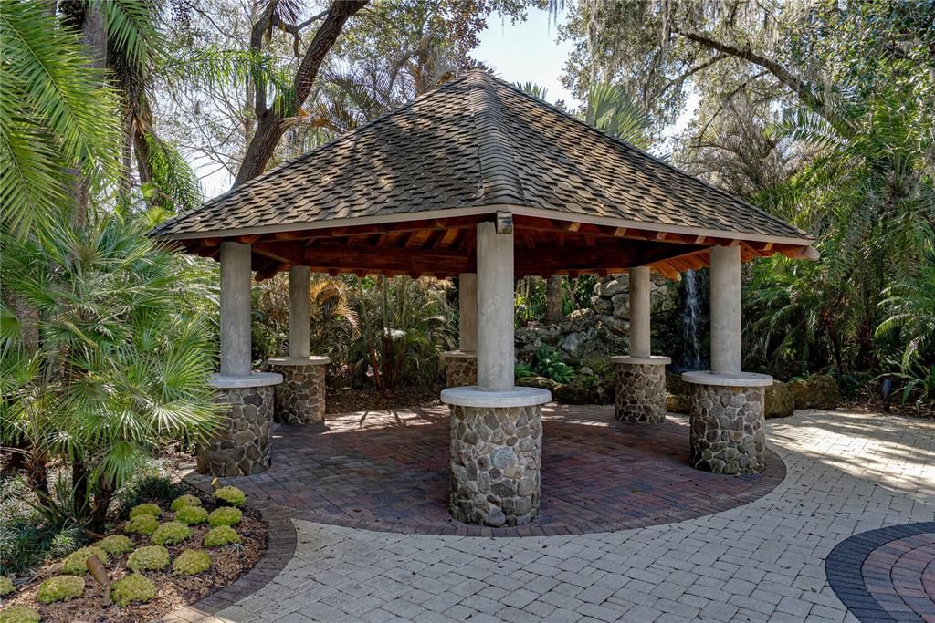 For Sale: $5,350,000 (6 beds, 6 baths, 8726 Square Feet)