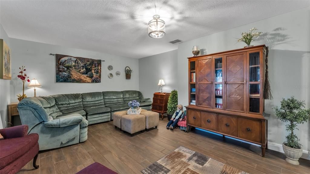 En Venta: $442,000 (3 camas, 2 baños, 2128 Pies cuadrados)