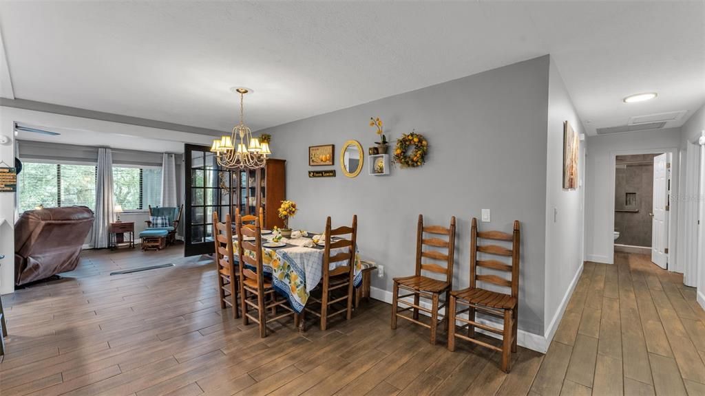 En Venta: $442,000 (3 camas, 2 baños, 2128 Pies cuadrados)